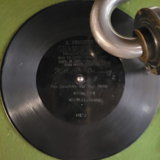 Beyond Edison and Bell: The Evolution of the First Disc Records